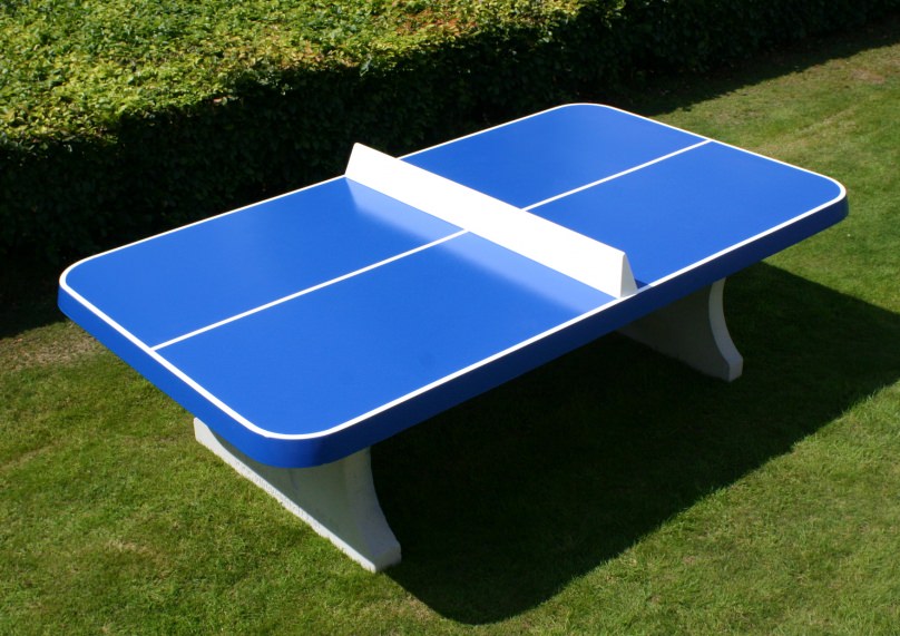 Betonnen pingpongtafel met afgeronde hoeken blauw