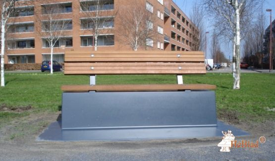 Betonbænk med bundplade i Antracit