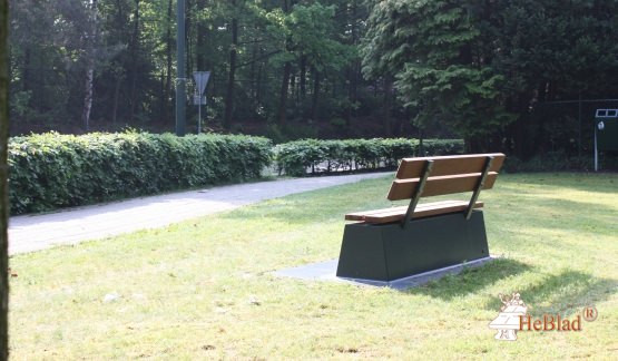 Betonbænk med bundplade i Antracit