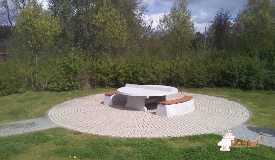 Luksus, Oval Betonbænk