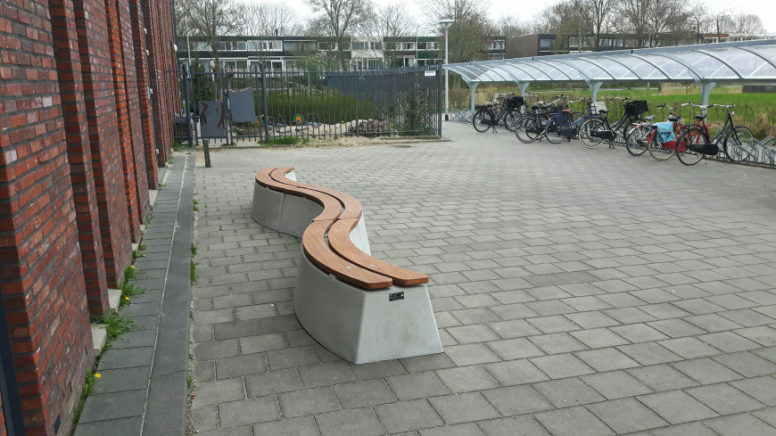 Luksus, Oval Betonbænk