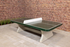 Grønt bordtennisbord i beton med afrundede hjørner