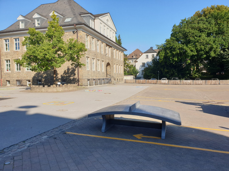 Fodvolleyballbord i antracit-beton