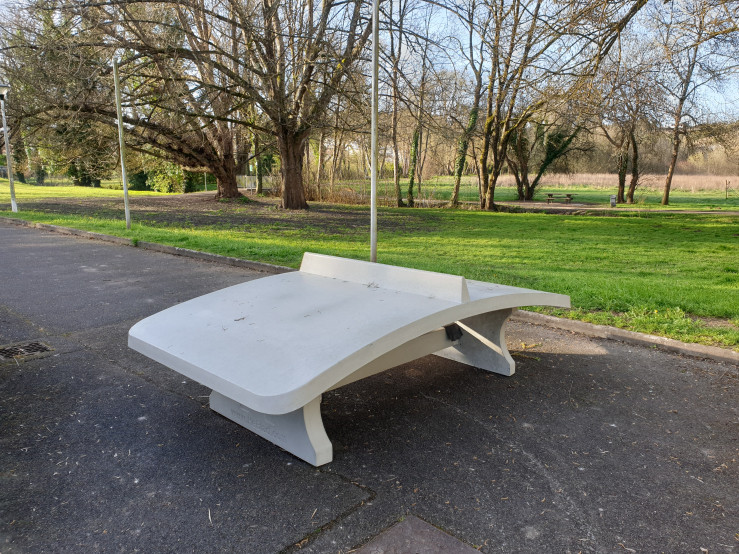 Fodvolleyballbord rå beton