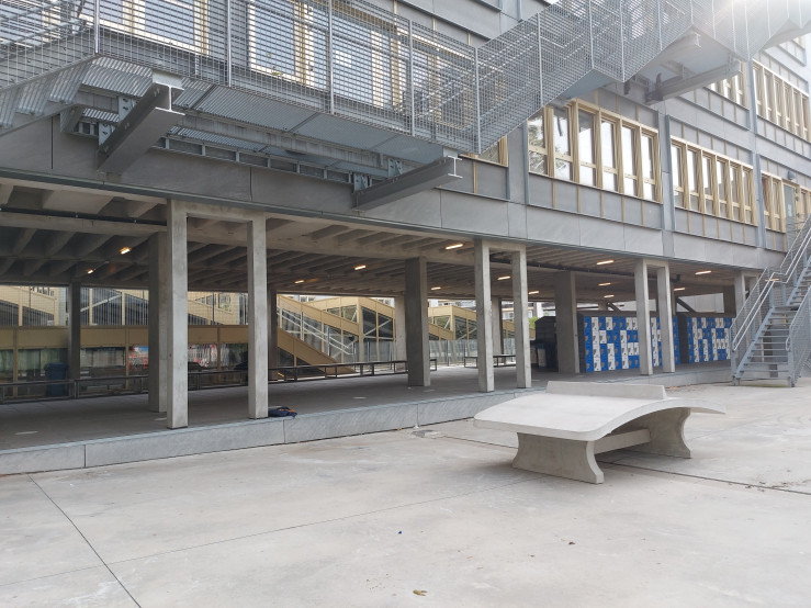 Fodvolleyballbord rå beton