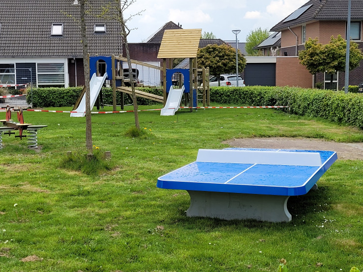 Bordtennisbord lavt, afrundet blå
