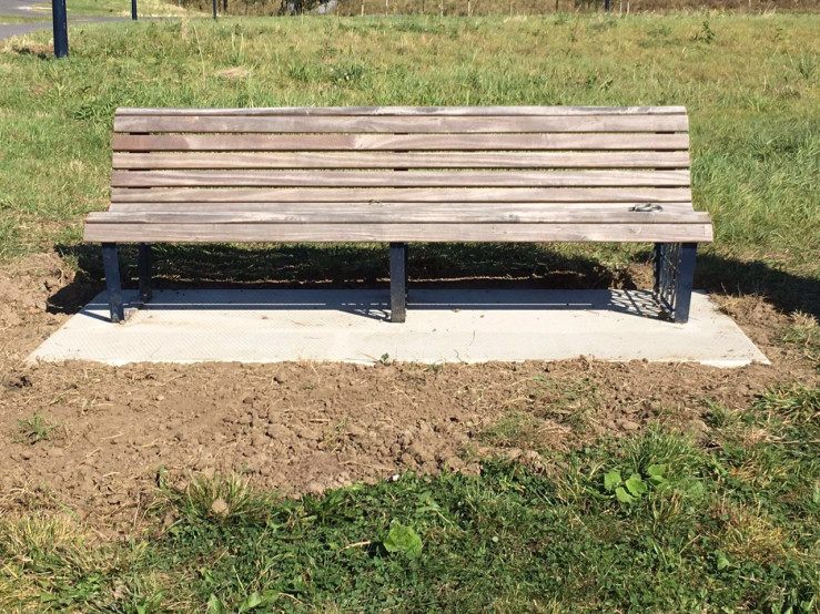 Bundplade Betonbænk
