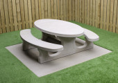 Standard bordbænk i beton i oval udførelse