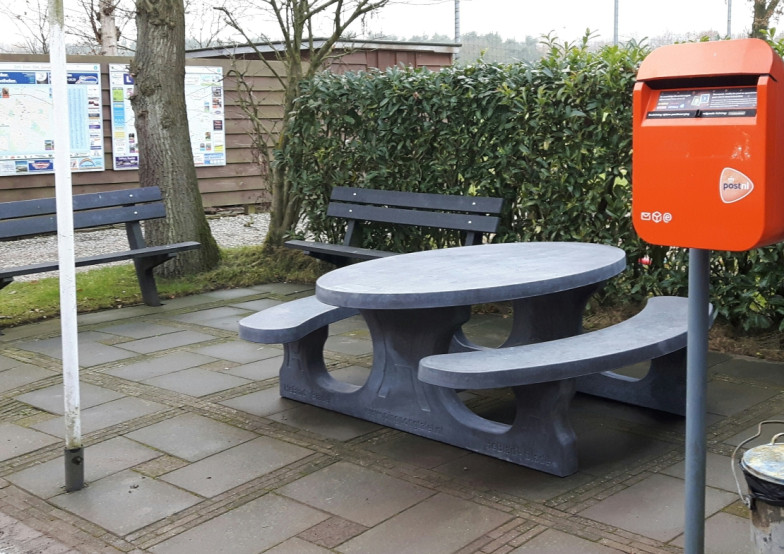Standard Oval Bordbænk Antracit-Beton