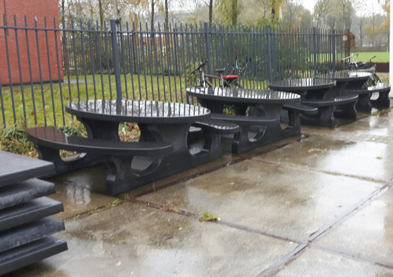Standard Oval Bordbænk Antracit-Beton