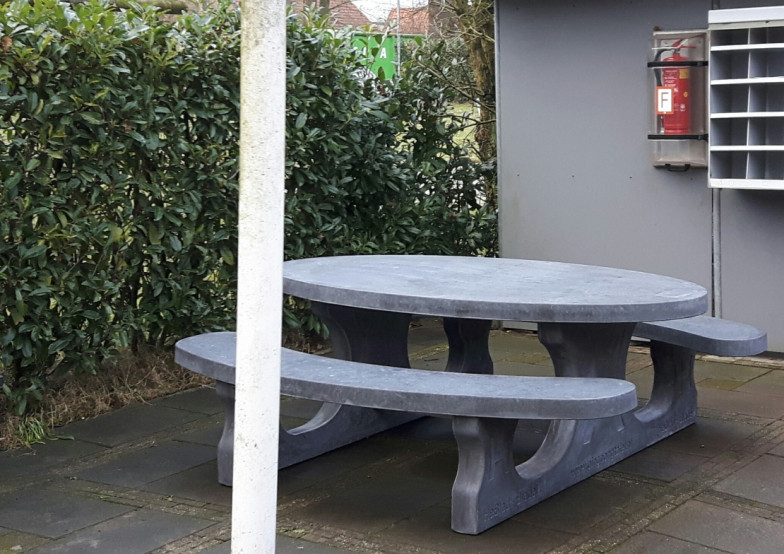 Standard Oval Bordbænk Antracit-Beton