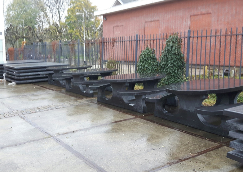 Standard Oval Bordbænk Antracit-Beton